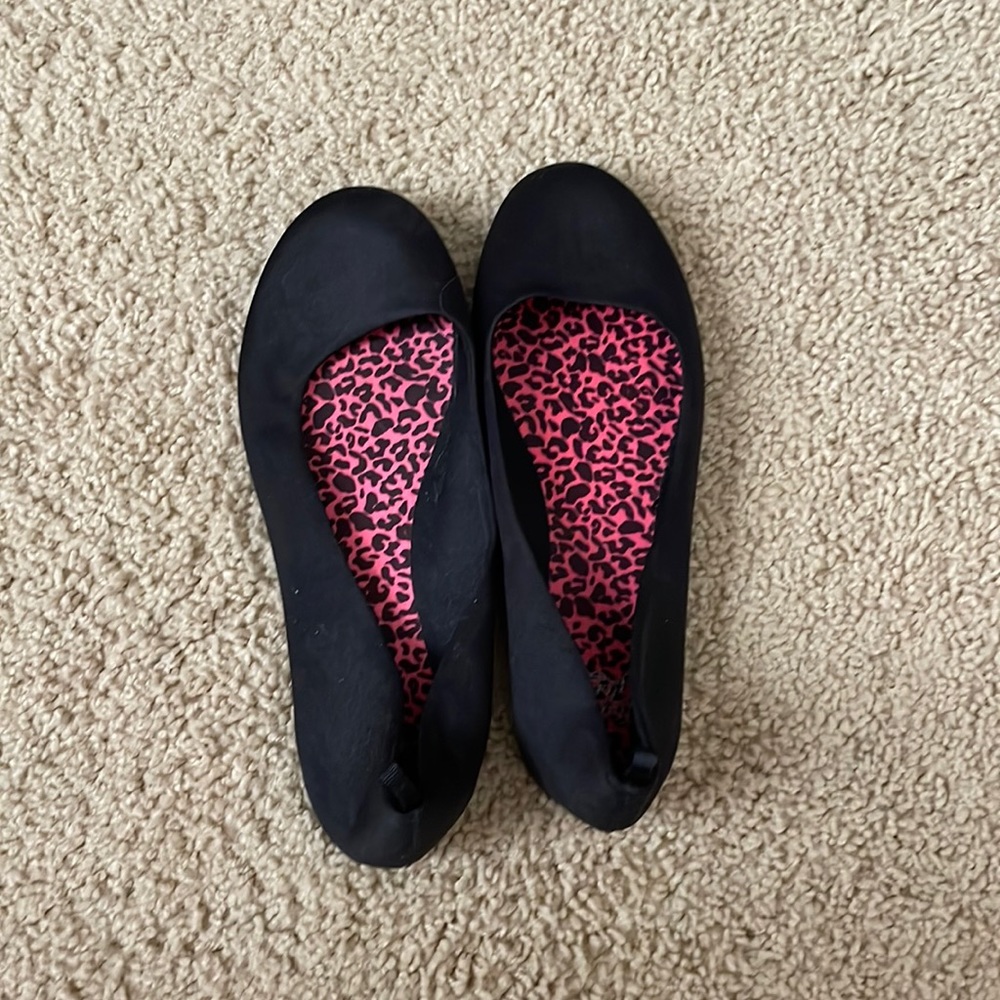 Black-Flats